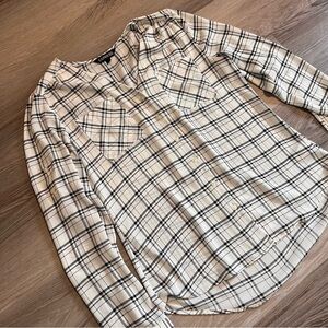 Express Women’s Black and White Plaid Button Down Shirt Size XS